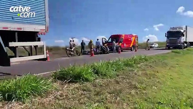 Motociclista fica ferido em batida com caminhão na BR 467 em Cascavel