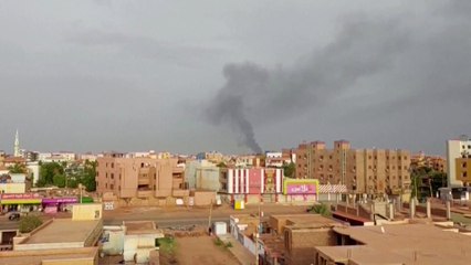 دوي قصف كثيف ونيران أسلحة ثقيلة وسط الخرطوم.. ماذا يحدث في السودان؟