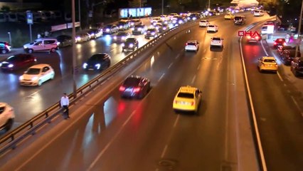 Le joueur de football de Beşiktaş Emrecan Uzunhan attaqué après un accident