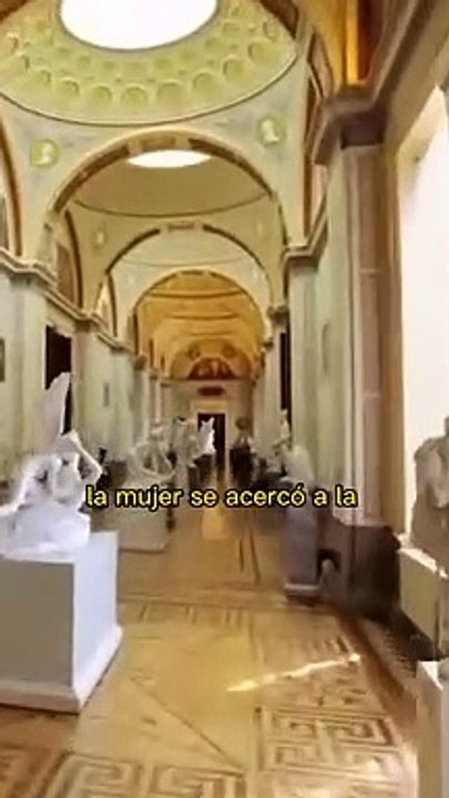 Ella rompió una escultura de 42 mil Dólares