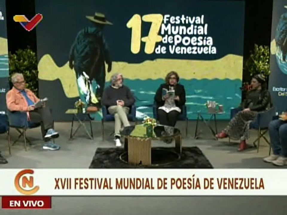 Poeta hondureña, Melissa Merlo recitó una serie de versos de su libro “Presagios para el siglo”