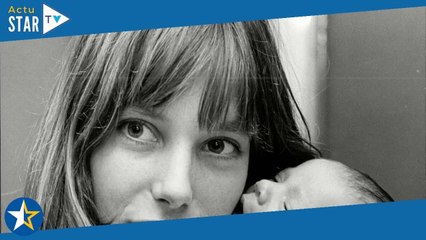 "Derrière la porte avec un stéthoscope" : quand Jane Birkin racontait la naissance "épique" de sa fi