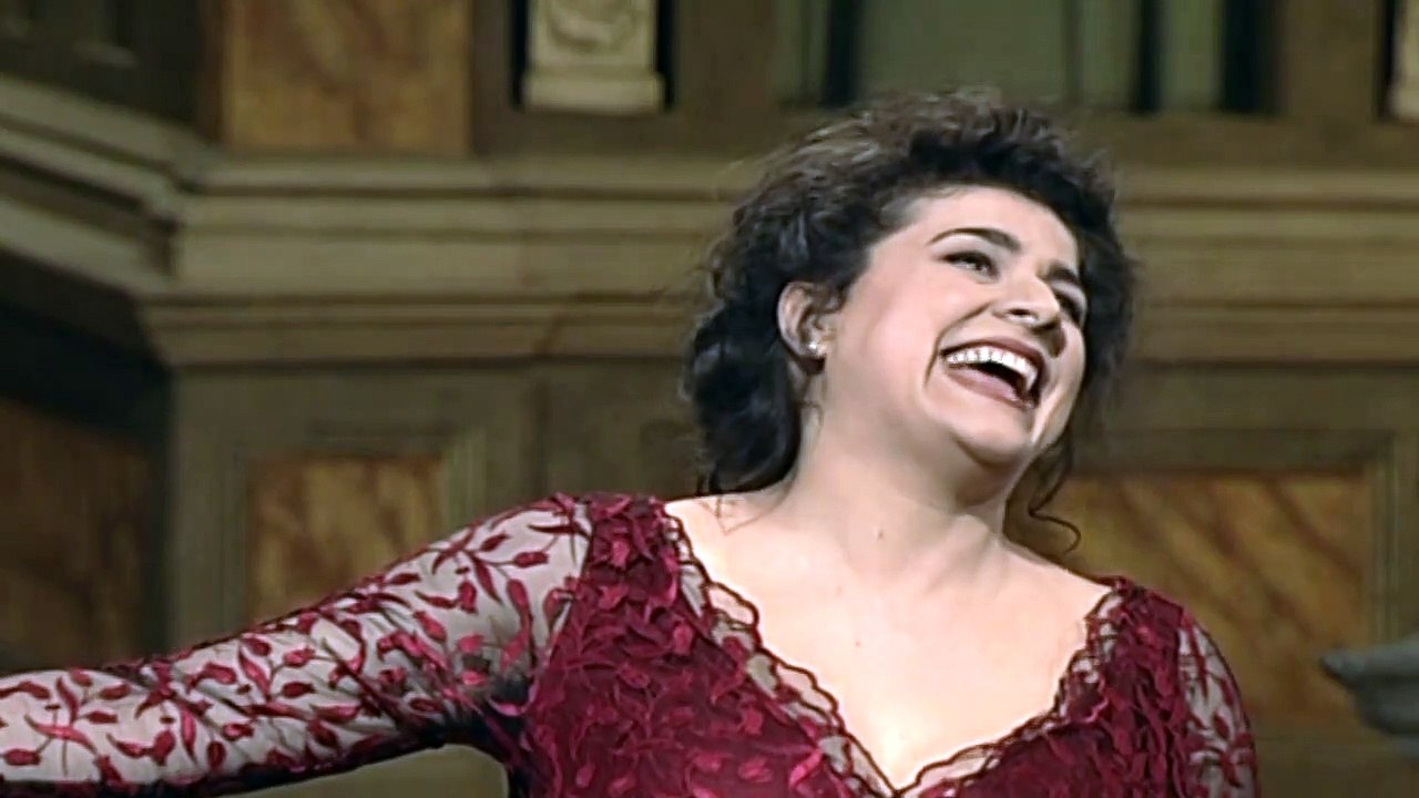 CECILIA BARTOLI — Près des remparts de Séville (Séguedille), Carmen – GEORGES BIZET (1838-1875) | from CECILIA BARTOLI — LIVE IN ITALY - (1998)