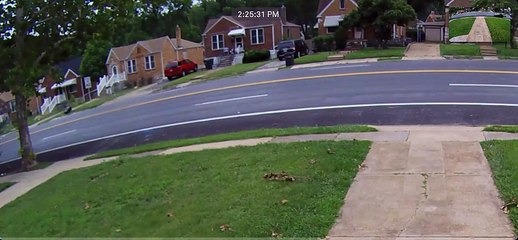 Car Crashes Into Home in South St. Louis County