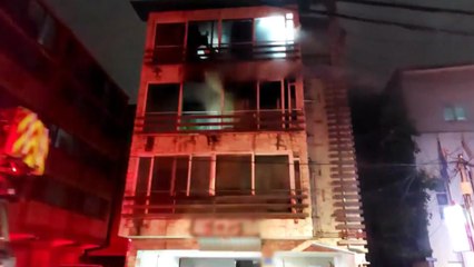 다세대주택에서 불...1명 부상·15명 대피 / YTN