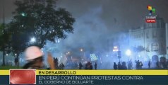 Perú: Policía reprime con gases lacrimógenos a manifestantes en Plaza San Martín