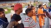 गोपालगंज: उत्पाद विभाग ने चेक पोस्ट पर चलाया जांच अभियान, दो तस्कर समेत 16 लोग गिरफ्तार