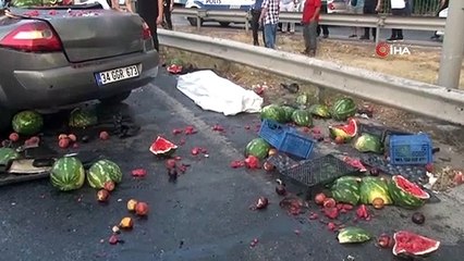 A Küçükçekmece, la voiture a percuté le camion chargé de fruits par derrière： 2 morts