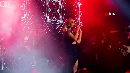 Konser öncesi aniden rahatsızlanan İrem Derici hastaneye kaldırıldı