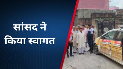 फिरोजाबाद: चार धाम 12 ज्योतिर्लिंग भारत पैदल यात्रा पहुंची सिरसागंज, सांसद ने किया स्वागत