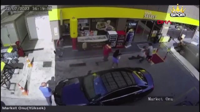 Beşiktaşlı futbolcu Emrecan Uzunhan'ın saldırıya uğradığı anlar