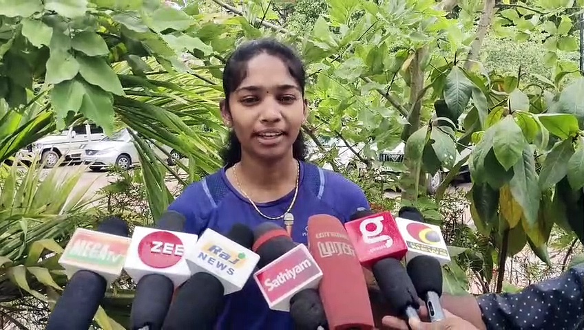 முதலமைச்சர் கோப்பை போட்டியில் தங்கம் வென்ற கூலித்தொழிலாளியின் மகள்