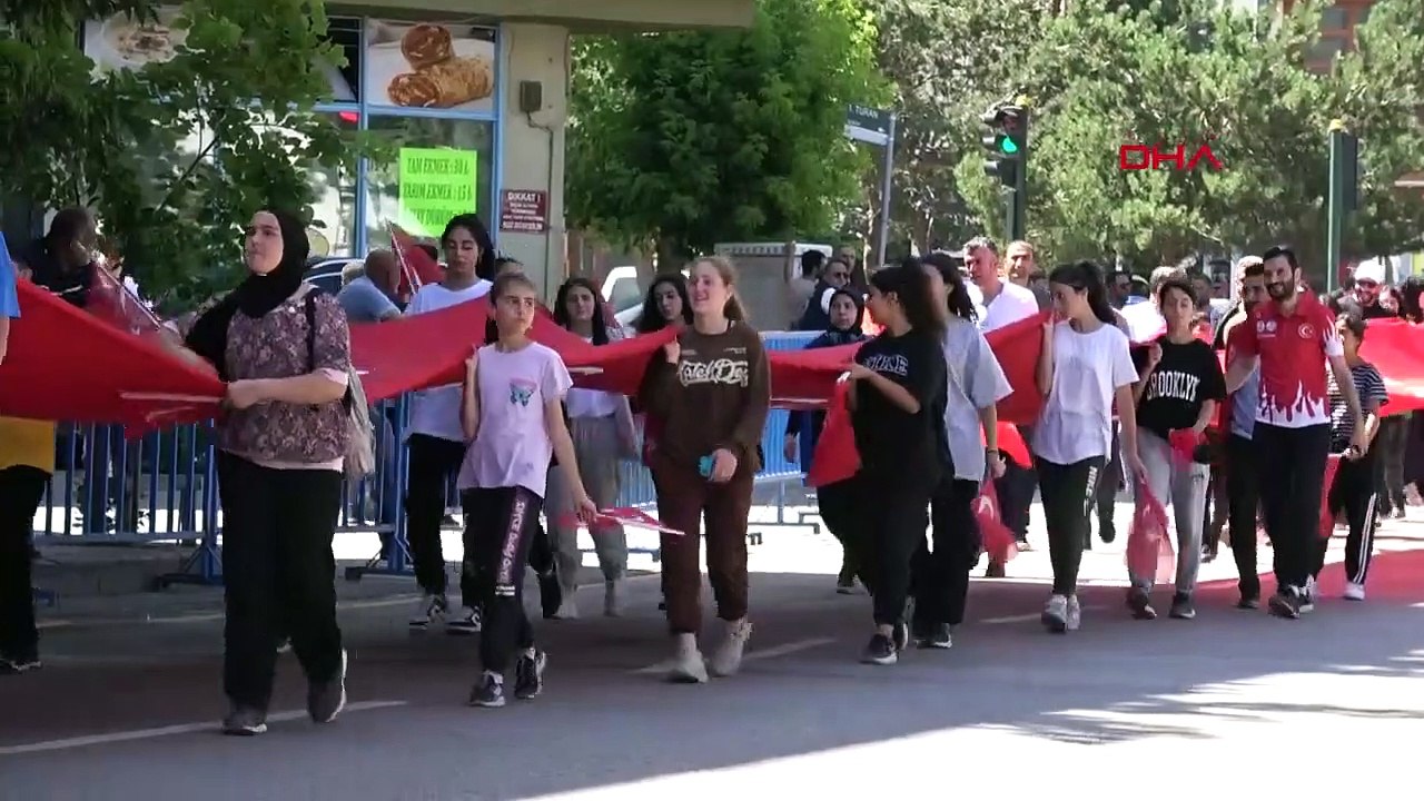 KURTULUS： NOUS FERONS DU DEUXIÈME SIÈCLE DE LA RÉPUBLIQUE LE SIÈCLE D'UNE TURQUIE À PAROLES FORTES ET EFFICACE - DÉTAIL