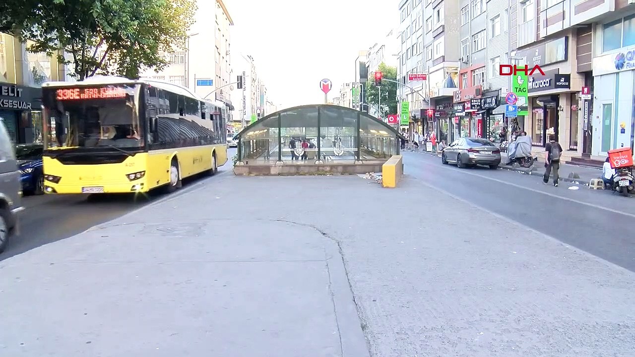 Combat au couteau dans le tram ! Moments d'horreur seconde par seconde devant la caméra