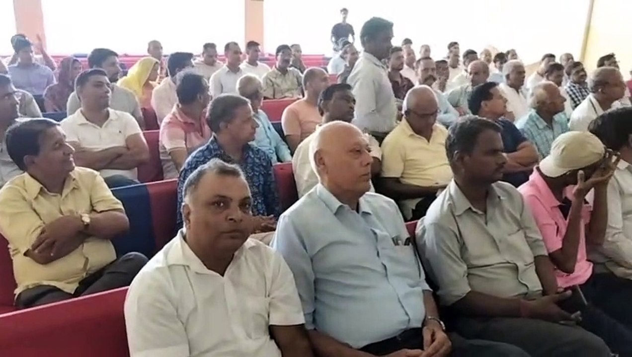 सुविधाएं मिल नहीं रहीं, अब सता रही सुरक्षा की चिंता