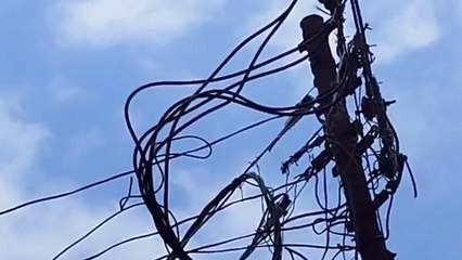 देखें अमेठी का लापरवाह सिस्टम, हादसे को दावत दे रहे विद्युत विभाग