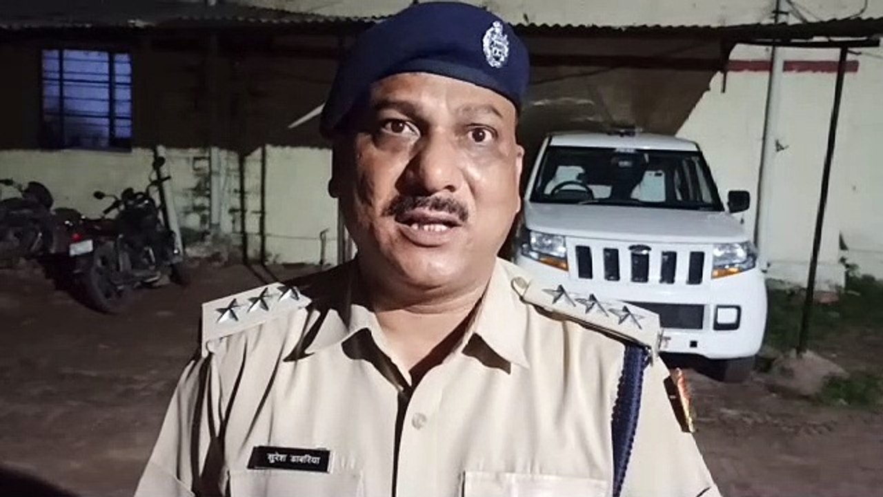 video: बाइक टकराने पर दो पक्षों में विवाद, पथराव व कांच की बोतलें फेंकी