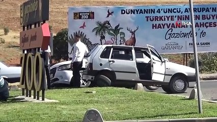 Otomobiller kavşakta çarpıştı: 2 yaralı