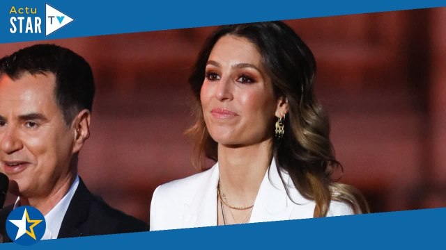 Laury Thilleman en total look blanc face à Chris (Christine and the Queen) torse nu pour Paris 2024