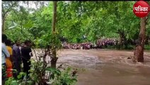 गरियाबंद में बाढ़ में फंसे सैकड़ों पर्यटक बचाए गए