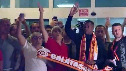 Ortaklık yangın yeri! Binlerce Galatasaray taraftarı Zaha'yı bekliyor