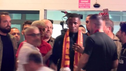 Galatasaray, Wilfried Zaha'yı İstanbul'a getirdi