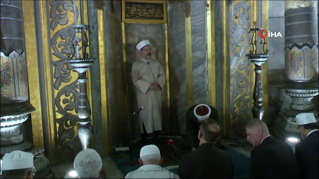 İbadete açılmasının 3. yıl dönümünde vatandaşlar Ayasofya'ya akın etti! Erbaş'ın da bir çağrısı var