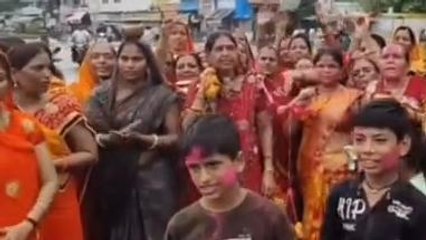 मंदसौर: श्रावण मास होने से शहर में महिलाओं ने बड़ी धूमधाम से निकाली कावड़ यात्रा...देखें वीडियो