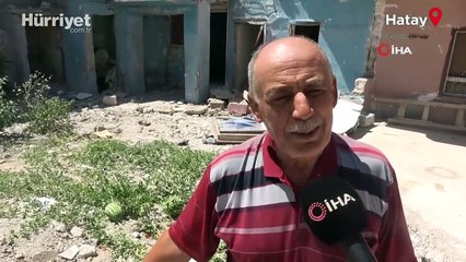 Hatay'da depremde yıkılan evin enkaz yerinden karpuz çıktı