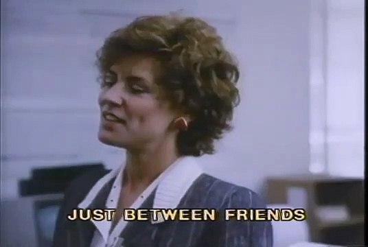 Ça restera entre nous Bande-annonce (EN)