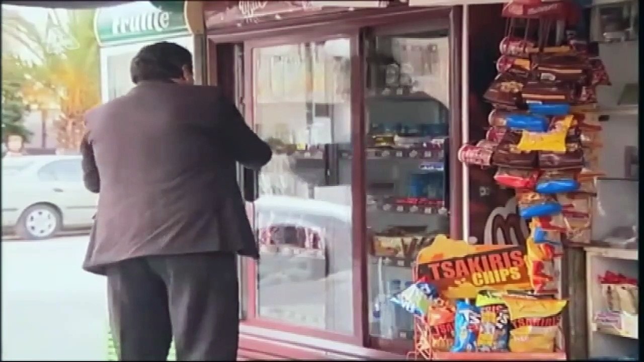 Εντιμότατοι Κερατάδες - Επεισόδιο 18 (Ο διάσημος κερατάς) [Μέρος Β']