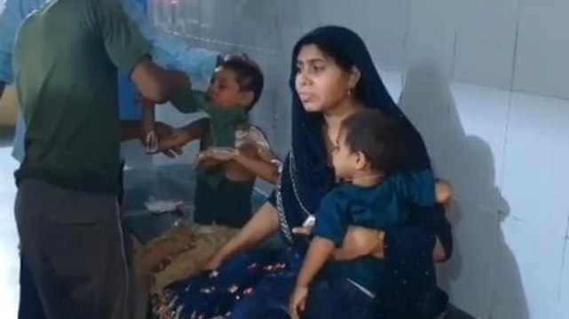 बेकाबू होकर पलटा सवारियों से भरा टेम्पों, चीख पुकारों से मचा हडकंप