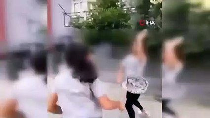 Gençlik nereye gidiyor? İzmir’de rezil görüntüler!