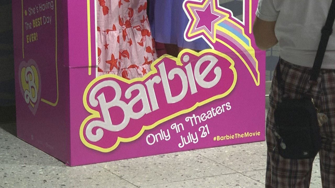 Etats-Unis: le rose en force à l'avant-première de "Barbie"