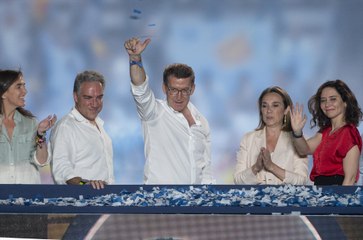 Simpatizantes de Ayuso interrumpen el discurso de Feijóo para corear el nombre de la presidenta madrileña