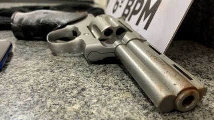Assaltante é preso pela PM após perseguição e troca de tiros no Bairro Brasília