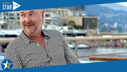 Cauet méconnaissable avec des cheveux : l'animateur dévoile une photo de lui à 17 ans, sa métamorpho