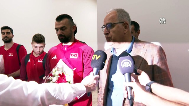 İSTANBUL - FIVB Challenger Kupası şampiyonu A Milli Erkek Voleybol Takımı, yurda döndü