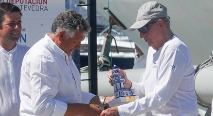 Juan Carlos I logra la primera posición en las regatas de Sanxenxo