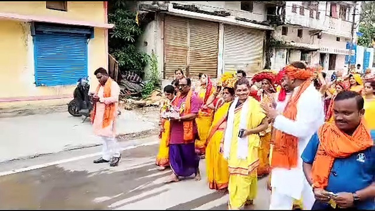 Saavan 2023 : धूमधाम से मनाया जा रहा है सावन का पवित्र महीना, बोलबम के जयकारे से गूंज उठी राजधानी, निकली गई कलश यात्रा, देखें वीडियो