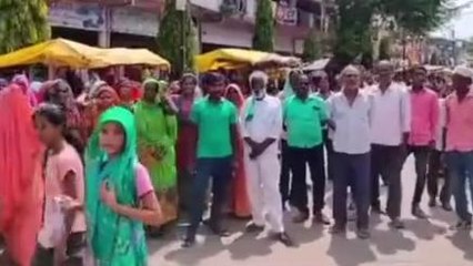 सागर: रहवासियों ने घेरा थाना परिसर, की ये मांग, जानें पूरा मामला