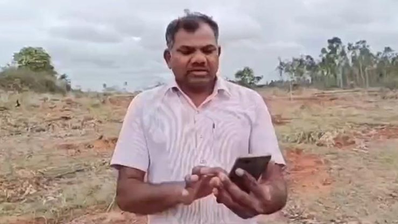 ಚಿಕ್ಕಬಳ್ಳಾಪುರ: ಮಾಜಿ ಸೈನಿಕನ ಜಮೀನಿಗೆ ಕನ್ನಾ ಹಾಕಿದ ಅರಣ್ಯ ಇಲಾಖೆ
