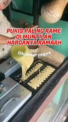 This cake is called pukis