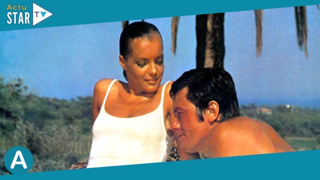 Alain Delon ému face au corps sans vie de Romy Schneider : Je te regarde, (...) jamais tu n'as été