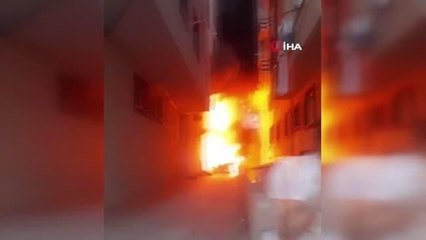 Arnavutköy'de sigara izmaritinden çıkan yangın 6 katlı iki binaya sıçradı