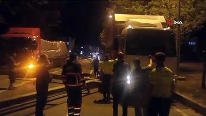 La barrière heurtée par le camion sur la D-650 a été projetée sur la route, la circulation s'est arrêtée