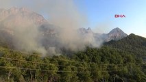 Antalya Kemer'deki Orman Yangınına Havadan Müdahale Başladı