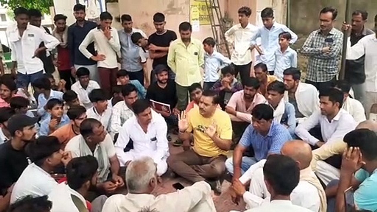 Principal accused of doing obscene acts with girl students will remain on dharna till arrest and suspension