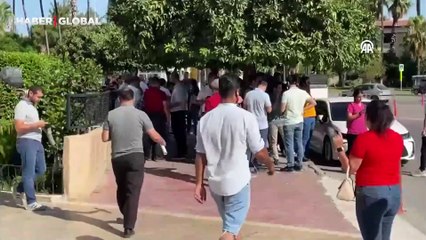 Adana'da 5.5 büyüklüğündeki deprem sonrası kırsal alanda toz bulutu oluştu!