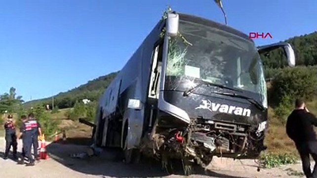 Yolcu otobüsü araziye daldı: Yaralılar var!